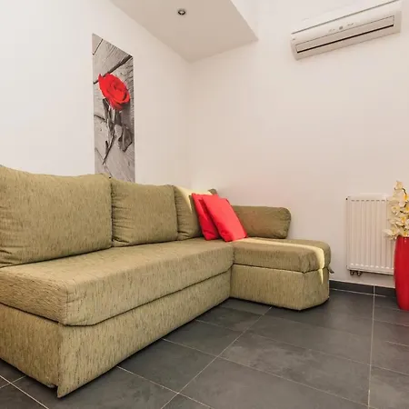 Mara Apartment *