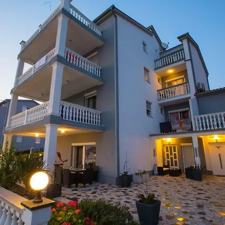 Mara * 크리크베니카